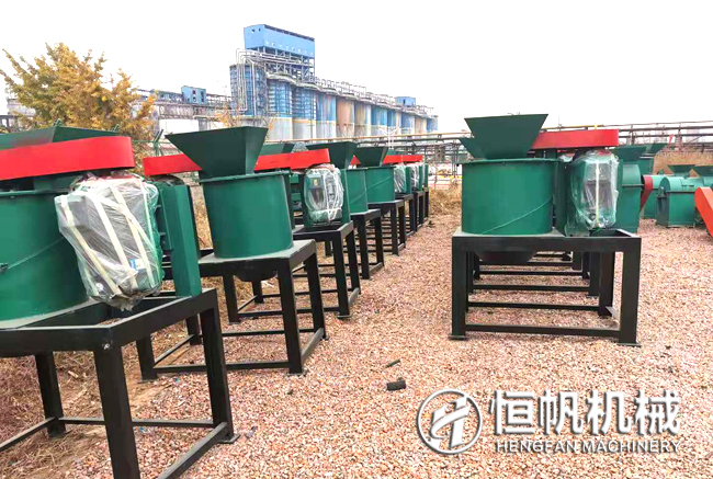 有機肥料生產(chǎn)設(shè)備哪家好?鄭州恒帆機械值得您的信賴(圖2) 有機肥粉碎機